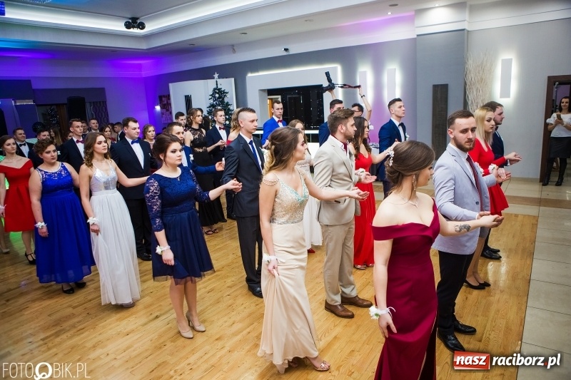 Zdjęcie w galerii na portalu naszraciborz.pl: Maturzyści Budowlanki bawią się w Bravo  wiadomości z regionu