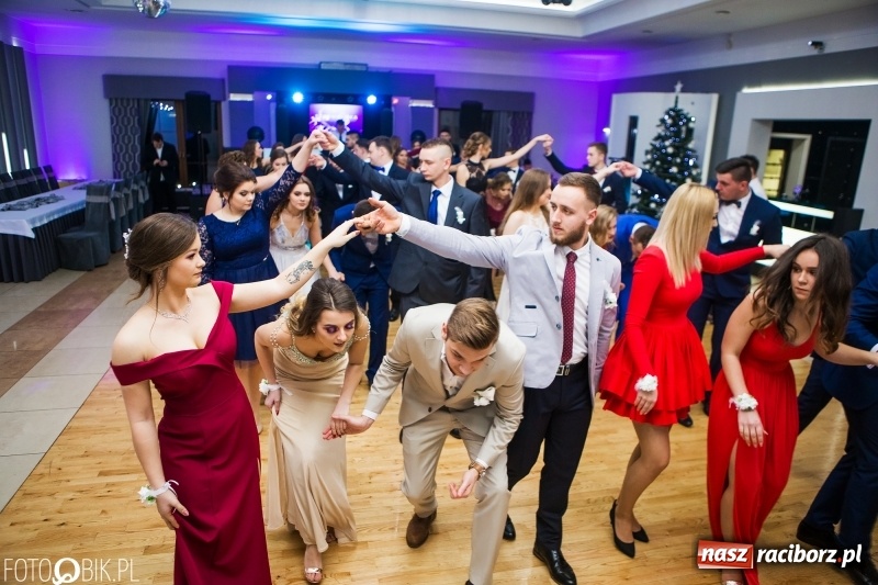 Zdjęcie w galerii na portalu naszraciborz.pl: Maturzyści Budowlanki bawią się w Bravo  wiadomości z regionu