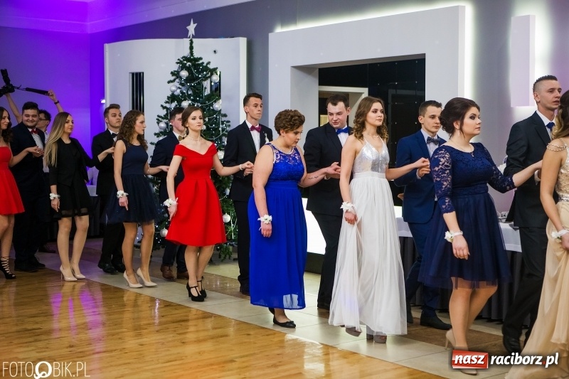 Zdjęcie w galerii na portalu naszraciborz.pl: Maturzyści Budowlanki bawią się w Bravo  wiadomości z regionu