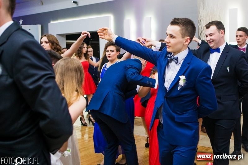 Zdjęcie w galerii na portalu naszraciborz.pl: Maturzyści Budowlanki bawią się w Bravo  wiadomości z regionu