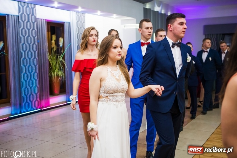 Zdjęcie w galerii na portalu naszraciborz.pl: Maturzyści Budowlanki bawią się w Bravo  wiadomości z regionu