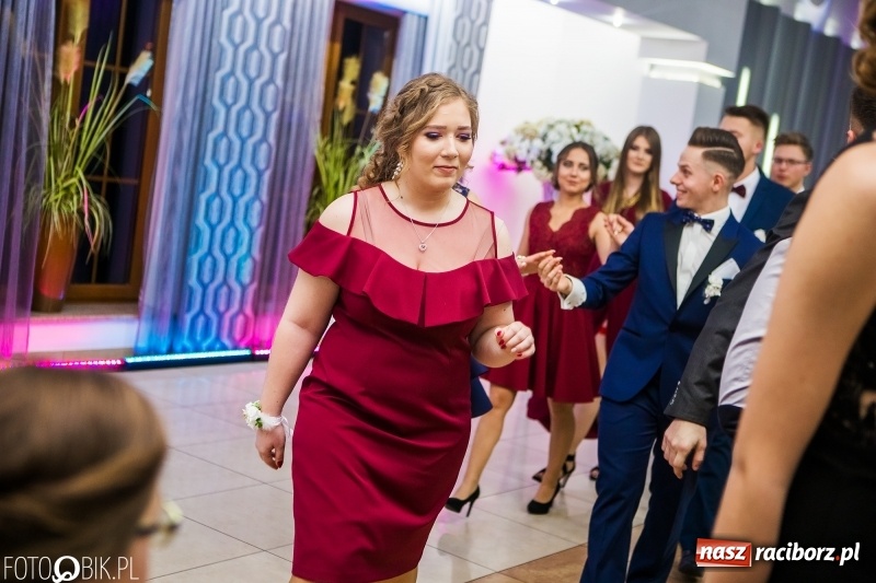 Zdjęcie w galerii na portalu naszraciborz.pl: Maturzyści Budowlanki bawią się w Bravo  wiadomości z regionu