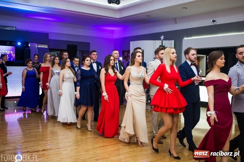 Zdjęcie w galerii na portalu naszraciborz.pl: Maturzyści Budowlanki bawią się w Bravo  wiadomości z regionu