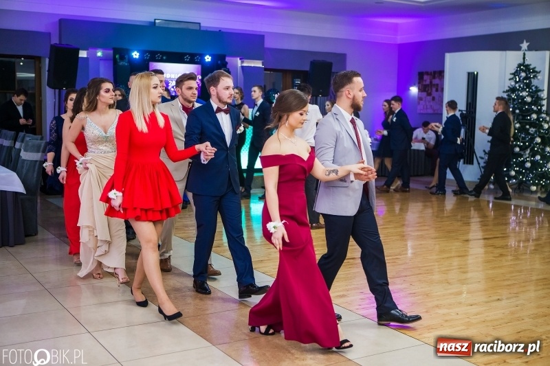 Zdjęcie w galerii na portalu naszraciborz.pl: Maturzyści Budowlanki bawią się w Bravo  wiadomości z regionu