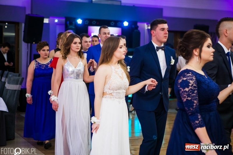 Zdjęcie w galerii na portalu naszraciborz.pl: Maturzyści Budowlanki bawią się w Bravo  wiadomości z regionu