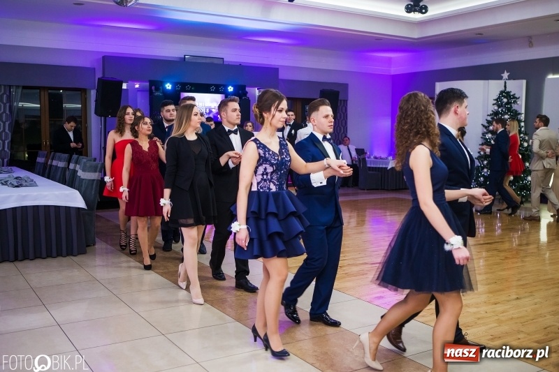 Zdjęcie w galerii na portalu naszraciborz.pl: Maturzyści Budowlanki bawią się w Bravo  wiadomości z regionu