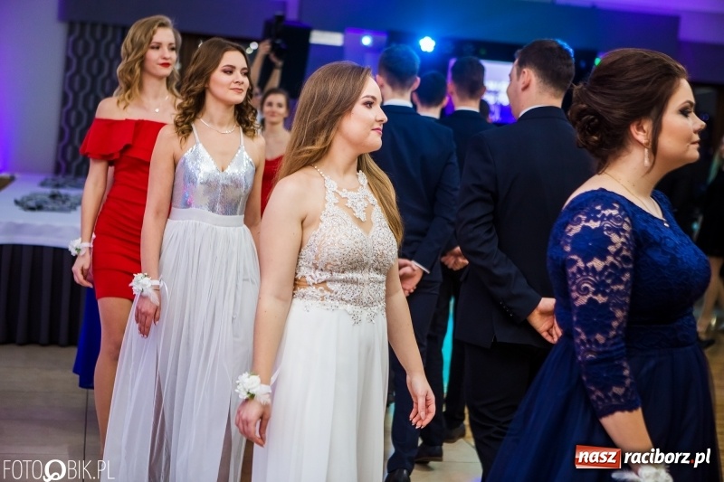 Zdjęcie w galerii na portalu naszraciborz.pl: Maturzyści Budowlanki bawią się w Bravo  wiadomości z regionu