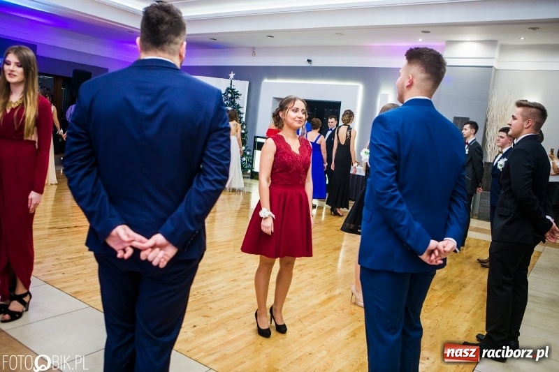 Zdjęcie w galerii na portalu naszraciborz.pl: Maturzyści Budowlanki bawią się w Bravo  wiadomości z regionu