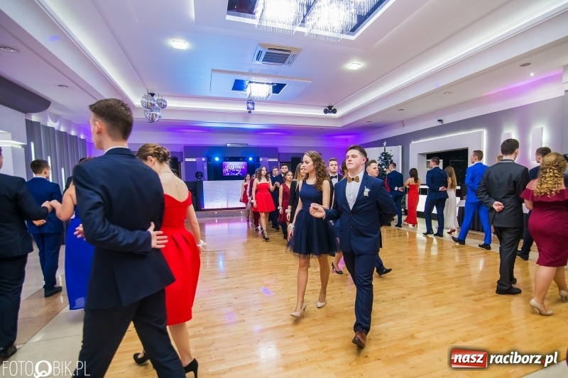 Zdjęcie w galerii na portalu naszraciborz.pl: Maturzyści Budowlanki bawią się w Bravo  wiadomości z regionu