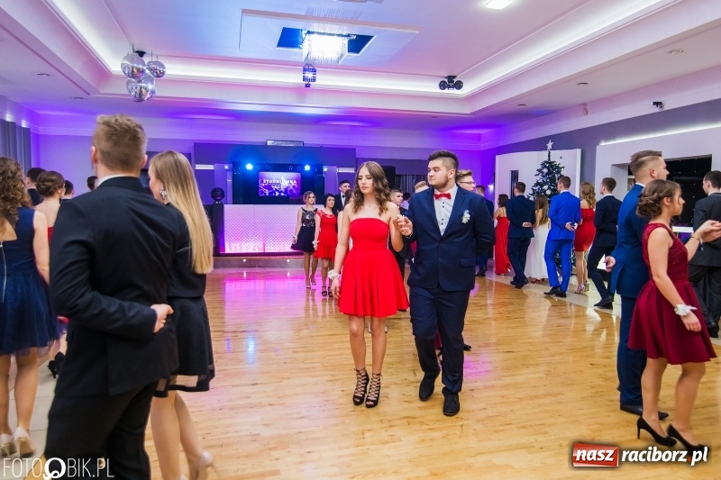 Zdjęcie w galerii na portalu naszraciborz.pl: Maturzyści Budowlanki bawią się w Bravo  wiadomości z regionu