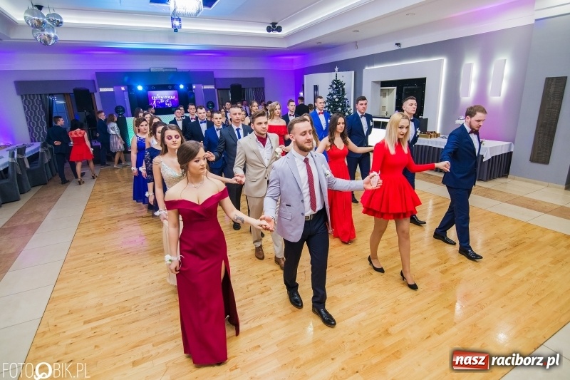 Zdjęcie w galerii na portalu naszraciborz.pl: Maturzyści Budowlanki bawią się w Bravo  wiadomości z regionu