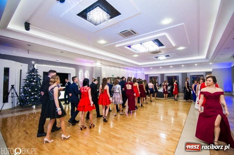 Zdjęcie w galerii na portalu naszraciborz.pl: Maturzyści Budowlanki bawią się w Bravo  wiadomości z regionu