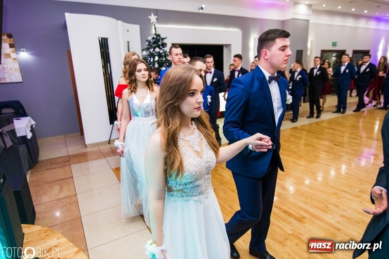 Zdjęcie w galerii na portalu naszraciborz.pl: Maturzyści Budowlanki bawią się w Bravo  wiadomości z regionu