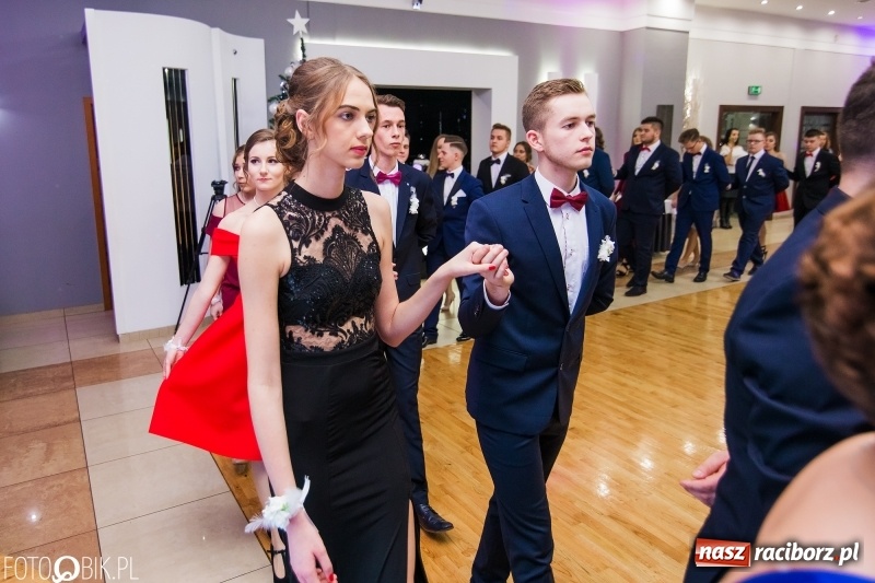 Zdjęcie w galerii na portalu naszraciborz.pl: Maturzyści Budowlanki bawią się w Bravo  wiadomości z regionu