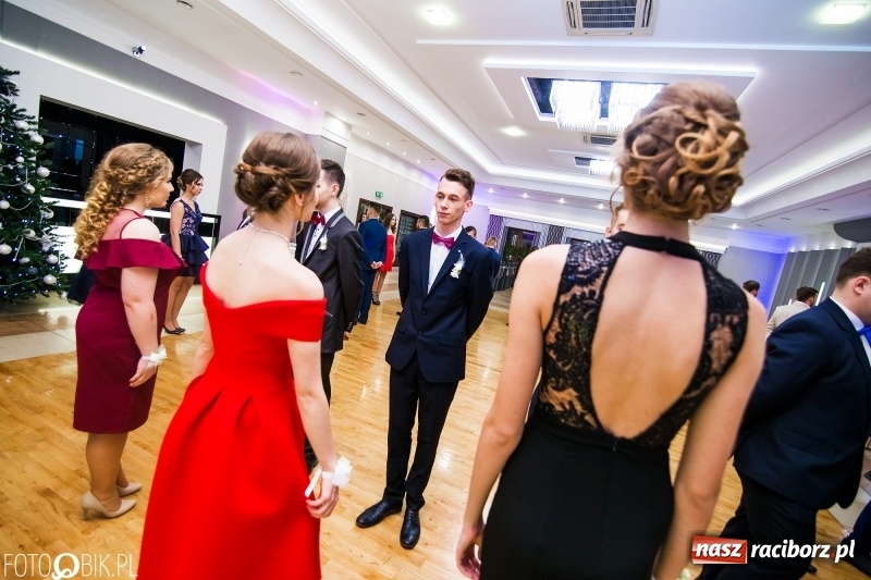 Zdjęcie w galerii na portalu naszraciborz.pl: Maturzyści Budowlanki bawią się w Bravo  wiadomości z regionu