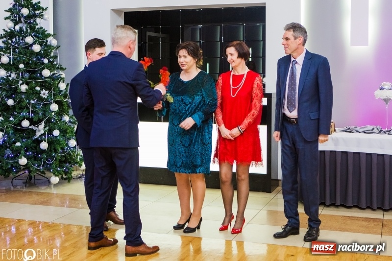 Zdjęcie w galerii na portalu naszraciborz.pl: Maturzyści Budowlanki bawią się w Bravo  wiadomości z regionu