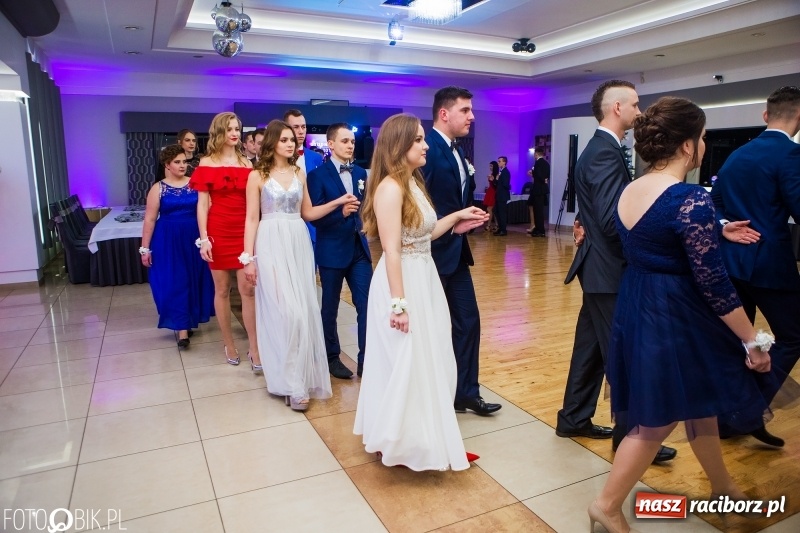 Zdjęcie w galerii na portalu naszraciborz.pl: Maturzyści Budowlanki bawią się w Bravo  wiadomości z regionu