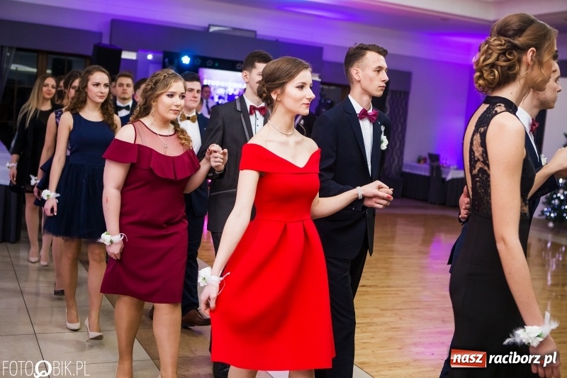 Zdjęcie w galerii na portalu naszraciborz.pl: Maturzyści Budowlanki bawią się w Bravo  wiadomości z regionu