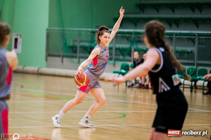 Zdjęcie w galerii na portalu naszraciborz.pl: Przegrana koszykarek RKK AZS Racibórz z MLKS-MOS Rzeszów wiadomości z regionu