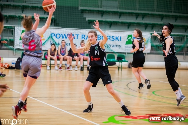 Zdjęcie w galerii na portalu naszraciborz.pl: Przegrana koszykarek RKK AZS Racibórz z MLKS-MOS Rzeszów wiadomości z regionu