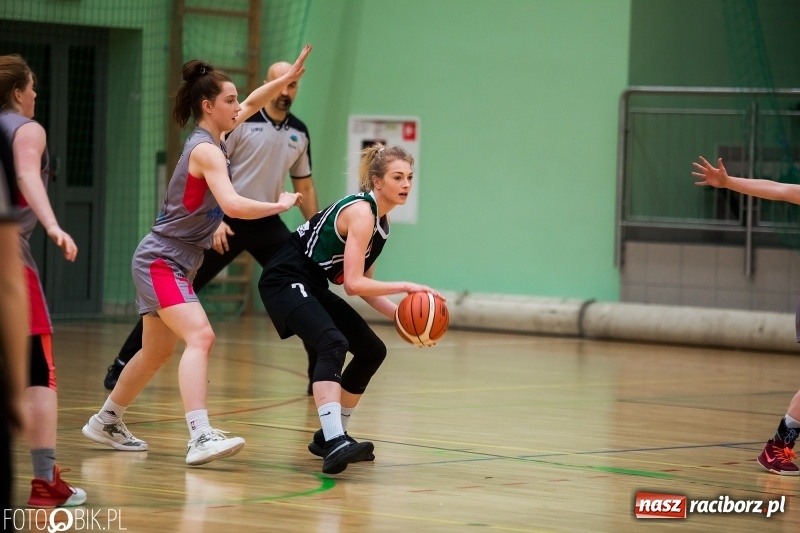 Zdjęcie w galerii na portalu naszraciborz.pl: Przegrana koszykarek RKK AZS Racibórz z MLKS-MOS Rzeszów wiadomości z regionu