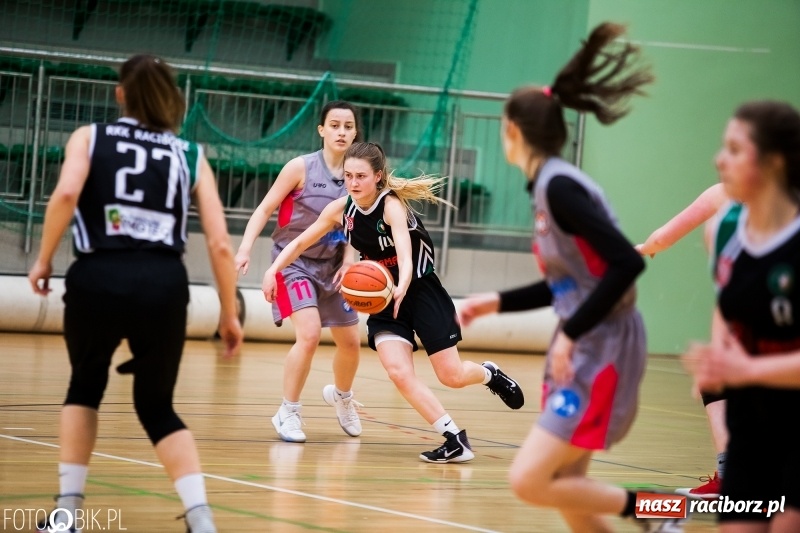 Zdjęcie w galerii na portalu naszraciborz.pl: Przegrana koszykarek RKK AZS Racibórz z MLKS-MOS Rzeszów wiadomości z regionu