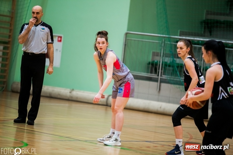 Zdjęcie w galerii na portalu naszraciborz.pl: Przegrana koszykarek RKK AZS Racibórz z MLKS-MOS Rzeszów wiadomości z regionu