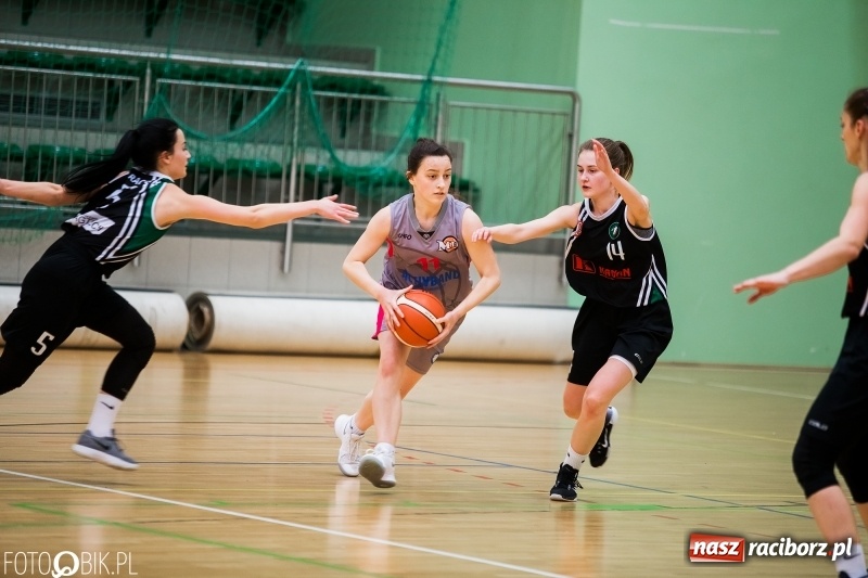 Zdjęcie w galerii na portalu naszraciborz.pl: Przegrana koszykarek RKK AZS Racibórz z MLKS-MOS Rzeszów wiadomości z regionu