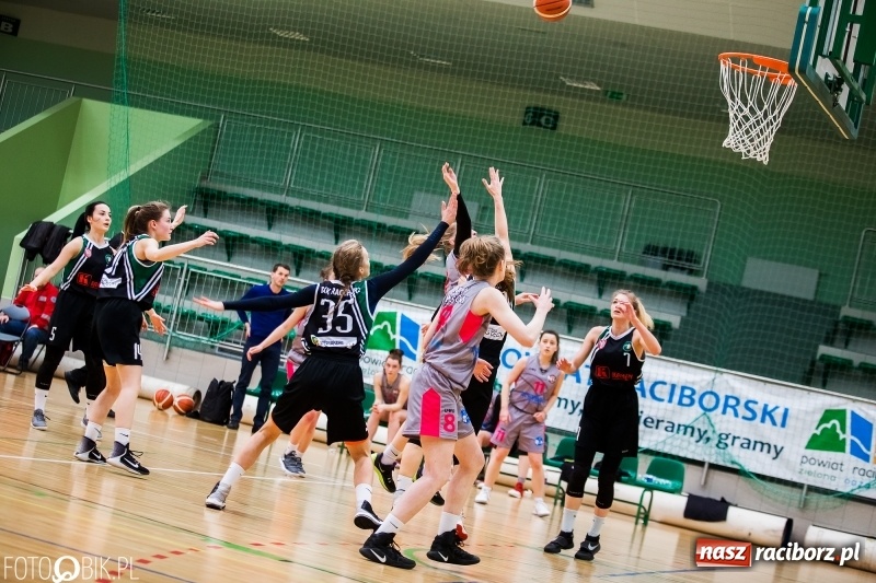 Zdjęcie w galerii na portalu naszraciborz.pl: Przegrana koszykarek RKK AZS Racibórz z MLKS-MOS Rzeszów wiadomości z regionu
