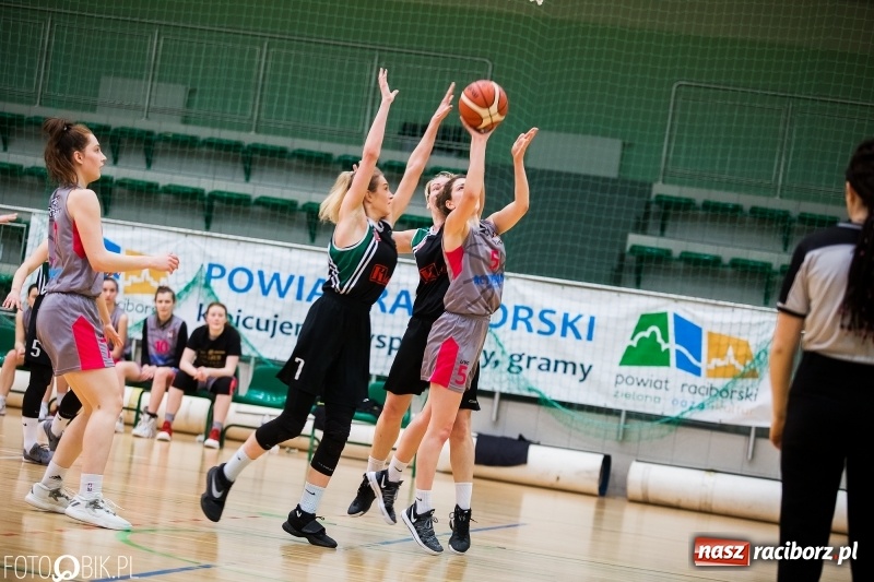 Zdjęcie w galerii na portalu naszraciborz.pl: Przegrana koszykarek RKK AZS Racibórz z MLKS-MOS Rzeszów wiadomości z regionu
