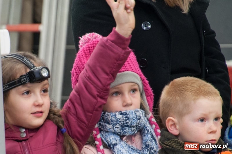 Zdjęcie w galerii na portalu naszraciborz.pl: Strażacka noc dla dzieci w Markowicach wiadomości z regionu