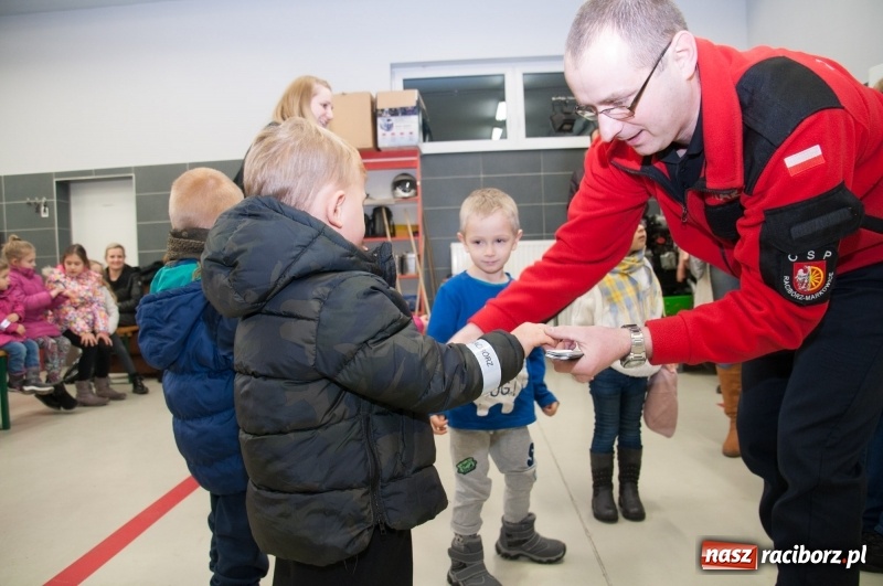 Zdjęcie w galerii na portalu naszraciborz.pl: Strażacka noc dla dzieci w Markowicach wiadomości z regionu