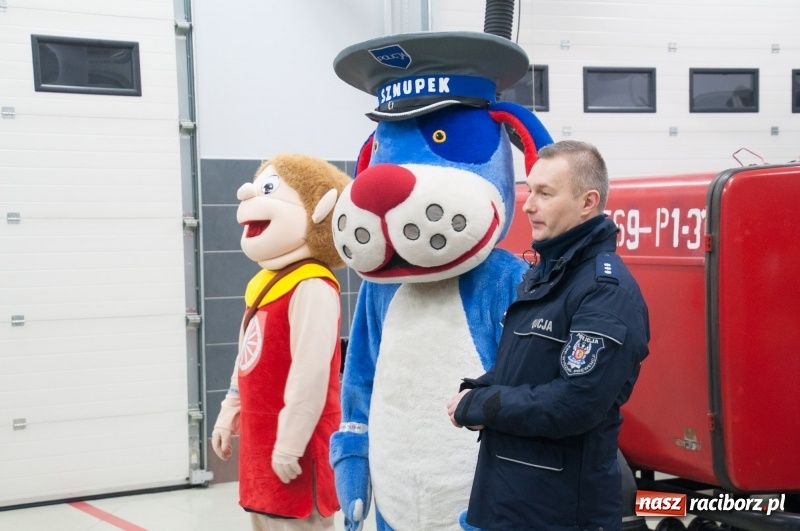Zdjęcie w galerii na portalu naszraciborz.pl: Strażacka noc dla dzieci w Markowicach wiadomości z regionu