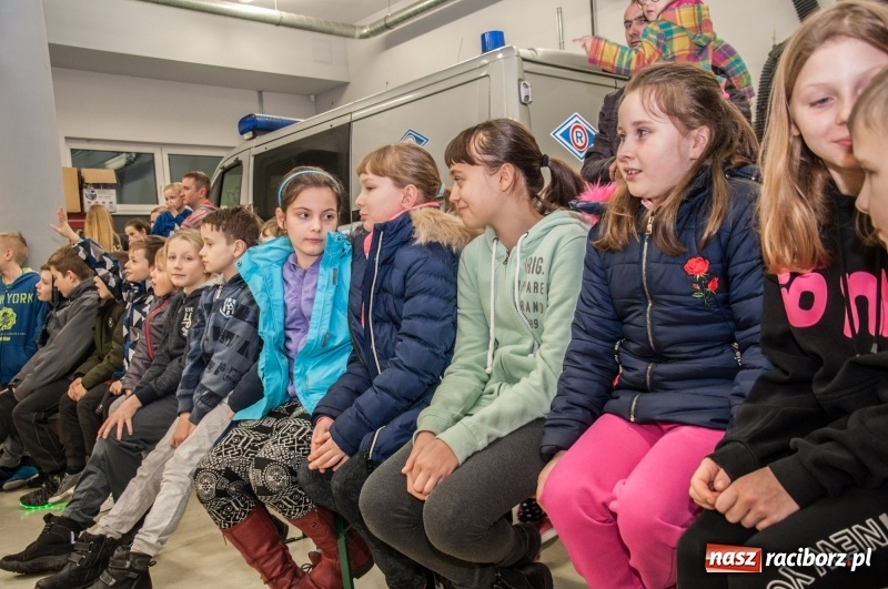 Zdjęcie w galerii na portalu naszraciborz.pl: Strażacka noc dla dzieci w Markowicach wiadomości z regionu