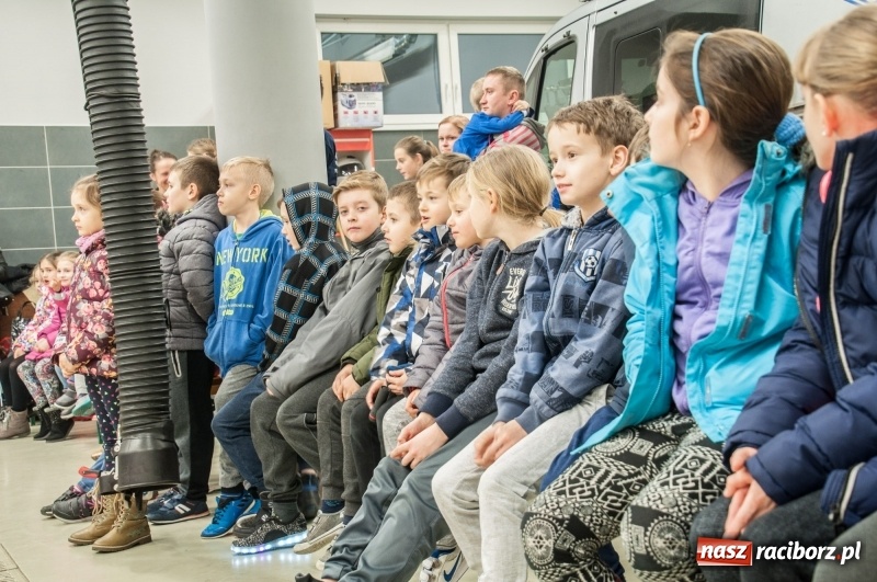 Zdjęcie w galerii na portalu naszraciborz.pl: Strażacka noc dla dzieci w Markowicach wiadomości z regionu
