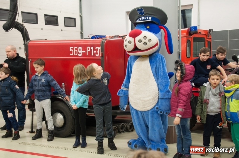 Zdjęcie w galerii na portalu naszraciborz.pl: Strażacka noc dla dzieci w Markowicach wiadomości z regionu