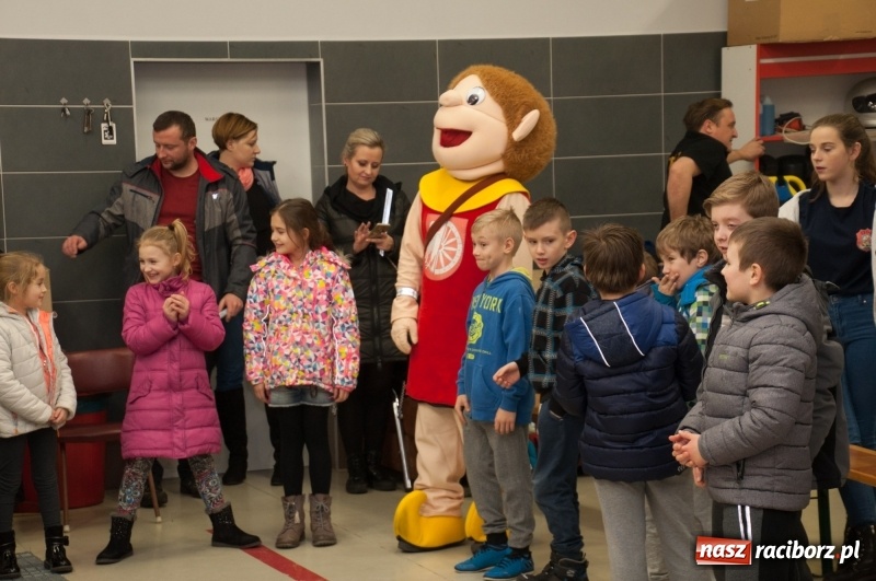 Zdjęcie w galerii na portalu naszraciborz.pl: Strażacka noc dla dzieci w Markowicach wiadomości z regionu