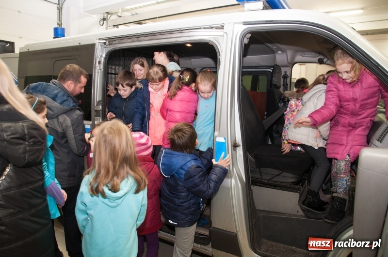 Zdjęcie w galerii na portalu naszraciborz.pl: Strażacka noc dla dzieci w Markowicach wiadomości z regionu