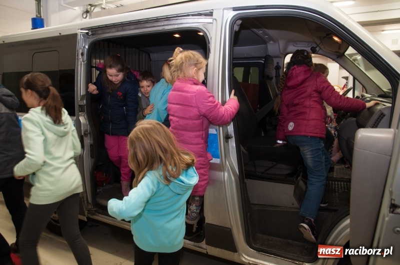 Zdjęcie w galerii na portalu naszraciborz.pl: Strażacka noc dla dzieci w Markowicach wiadomości z regionu