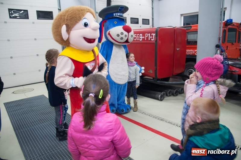 Zdjęcie w galerii na portalu naszraciborz.pl: Strażacka noc dla dzieci w Markowicach wiadomości z regionu