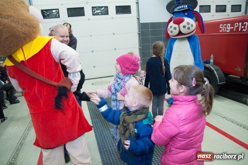 Zdjęcie w galerii na portalu naszraciborz.pl: Strażacka noc dla dzieci w Markowicach wiadomości z regionu