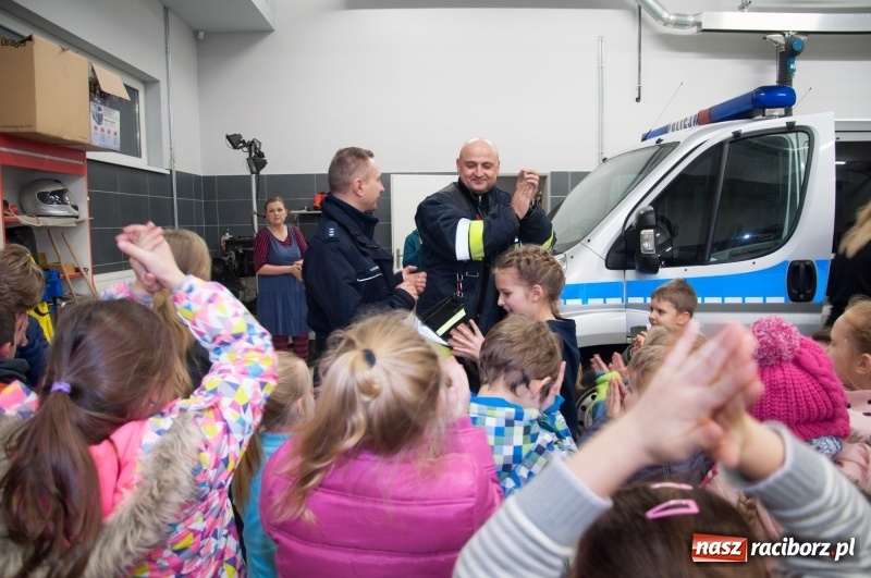 Zdjęcie w galerii na portalu naszraciborz.pl: Strażacka noc dla dzieci w Markowicach wiadomości z regionu