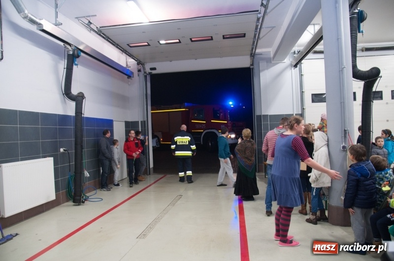 Zdjęcie w galerii na portalu naszraciborz.pl: Strażacka noc dla dzieci w Markowicach wiadomości z regionu
