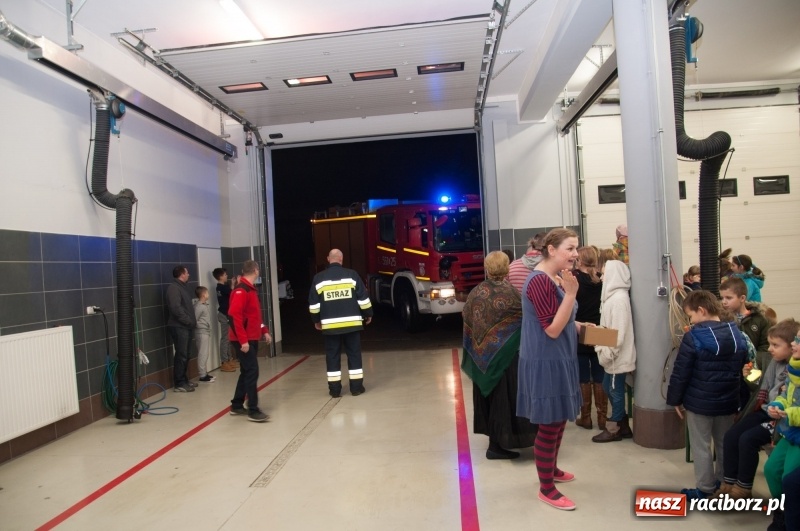Zdjęcie w galerii na portalu naszraciborz.pl: Strażacka noc dla dzieci w Markowicach wiadomości z regionu