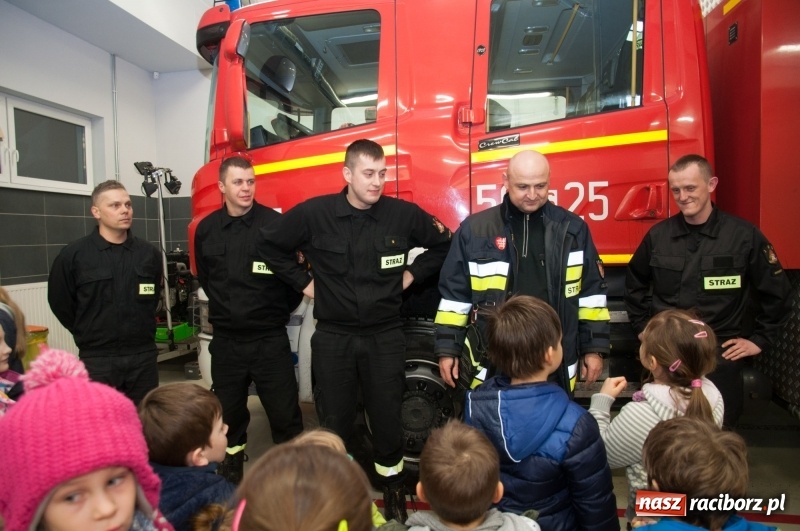 Zdjęcie w galerii na portalu naszraciborz.pl: Strażacka noc dla dzieci w Markowicach wiadomości z regionu