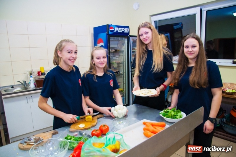 Zdjęcie w galerii na portalu naszraciborz.pl: Strażacka noc dla dzieci w Markowicach wiadomości z regionu