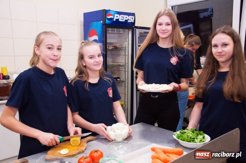 Zdjęcie w galerii na portalu naszraciborz.pl: Strażacka noc dla dzieci w Markowicach wiadomości z regionu