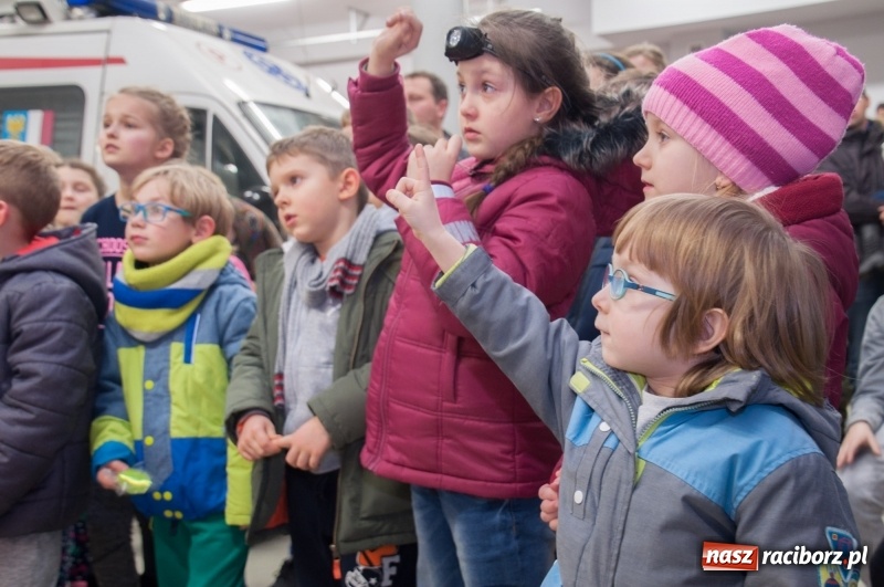 Zdjęcie w galerii na portalu naszraciborz.pl: Strażacka noc dla dzieci w Markowicach wiadomości z regionu