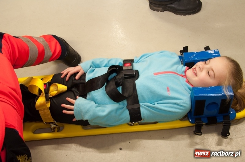 Zdjęcie w galerii na portalu naszraciborz.pl: Strażacka noc dla dzieci w Markowicach wiadomości z regionu