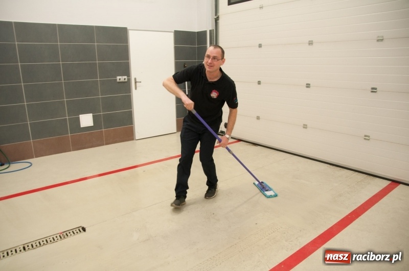 Zdjęcie w galerii na portalu naszraciborz.pl: Strażacka noc dla dzieci w Markowicach wiadomości z regionu